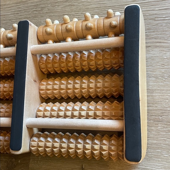 Dual Wooden Foot Roller – Acupressure Therapy - Picture 11 of 11